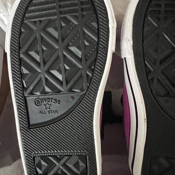 Brand NWT Little girl converse sneakers - Picture 3 of 7